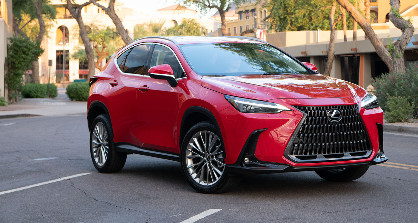 Lexus NX có thiết kế nhỏ gọn nhưng vẫn đảm bảo đầy đủ tính năng hiện đại